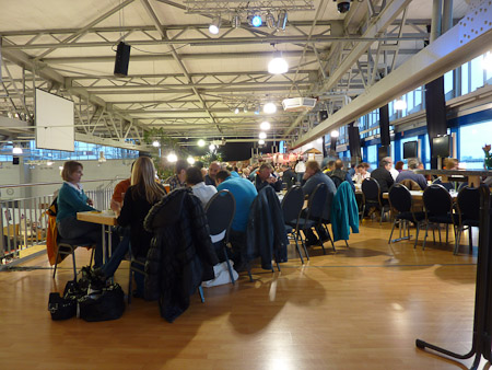 DMC-TZ7- 0,8 Sek. bei f / 3,3- 270