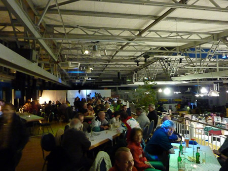 DMC-TZ7- 1/8 Sek. bei f / 3,3- 270