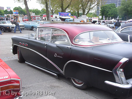 Caplio R3- 1/90 Sek. bei f / 4,4- 228