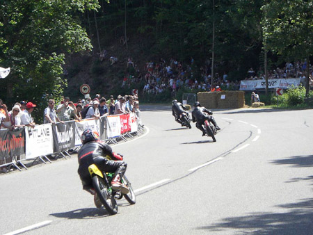 EX-Z700- 1/800 Sek. bei f / 5,2- 165