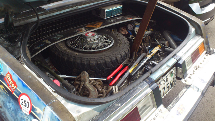 LT18i- 1/100 Sek. bei f / 2,4- 204