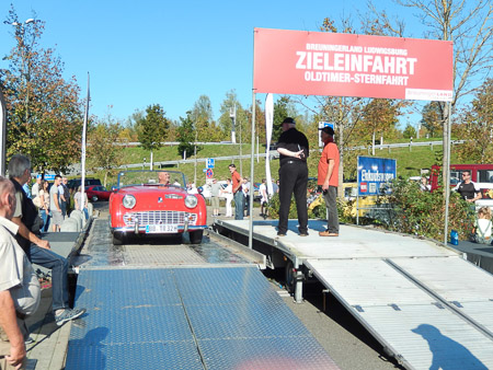 COOLPIX S9500- 1/800 Sek. bei f / 4,3- 224