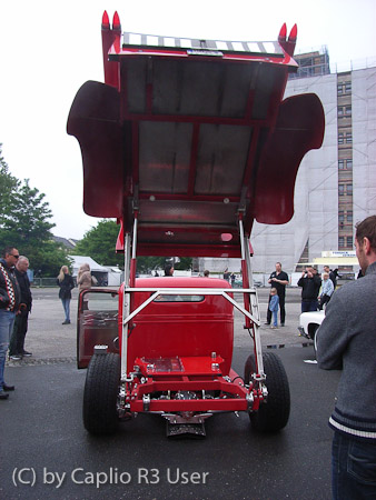 Caplio R3- 1/180 Sek. bei f / 3,3- 228