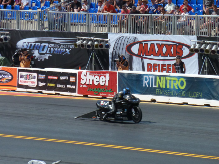 DMC-TZ10- 1/1000 Sek. bei f / 5,6- 223